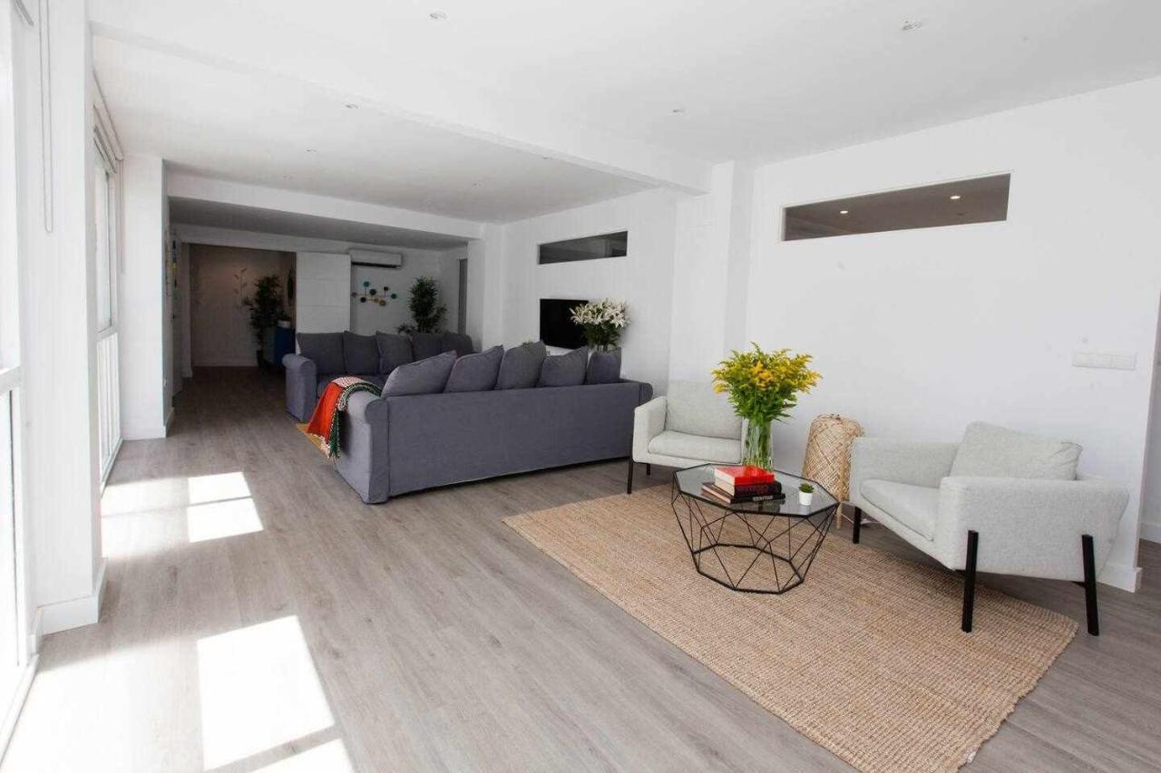 Isg Apartments Downtown Family Haven Free Parking Spot Севілья Екстер'єр фото