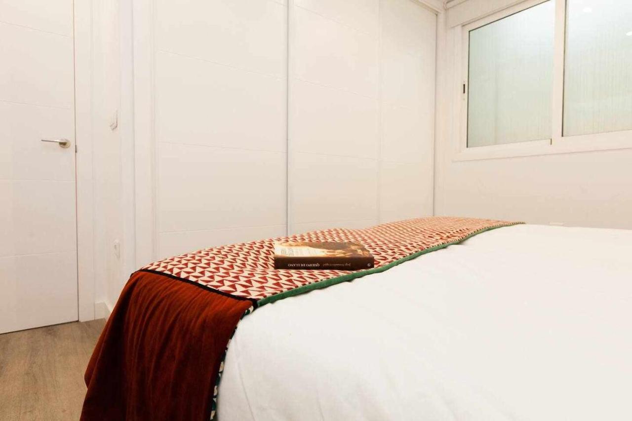 Isg Apartments Downtown Family Haven Free Parking Spot Севілья Екстер'єр фото